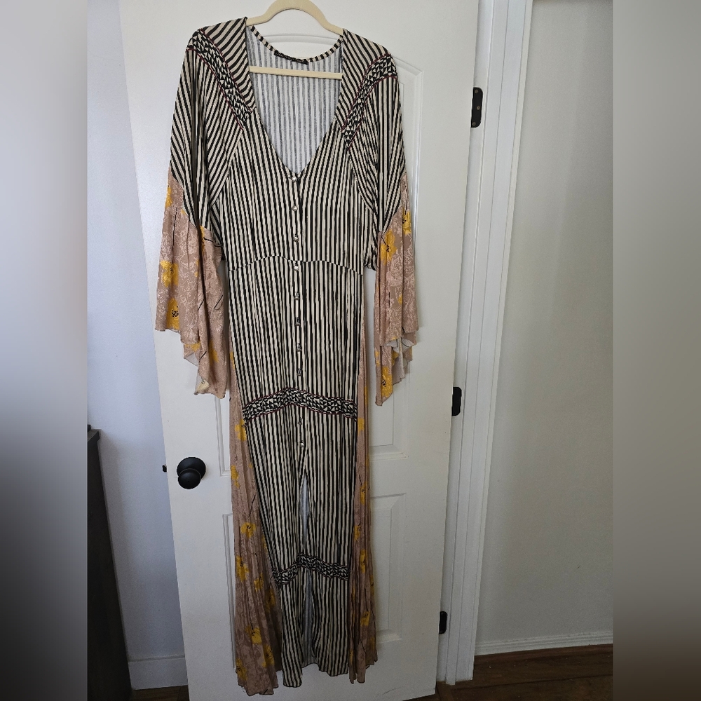 Nidodileda Zeus Kimono Dress